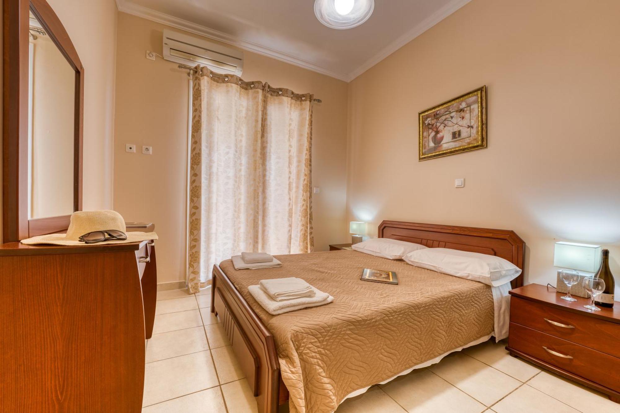 Villa Angela Ágios Matthaíos Екстериор снимка